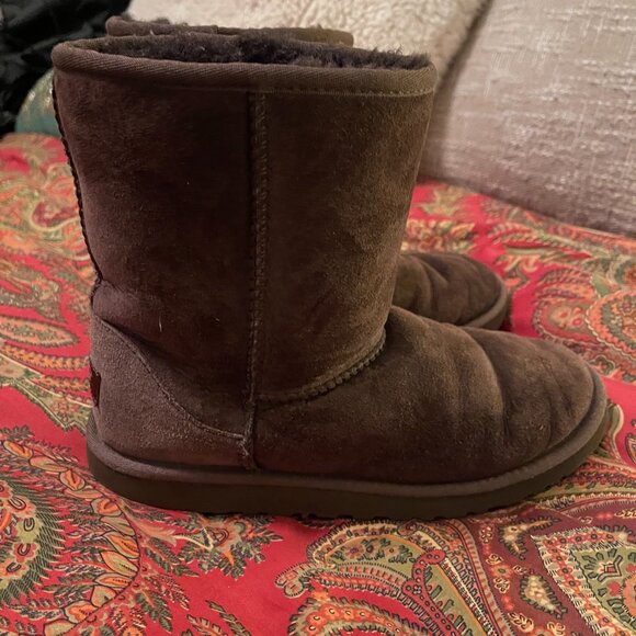 Women's Ugg Chocolate Brown Classic Short II Size 6 NICE!!! - Picture 3 of 9